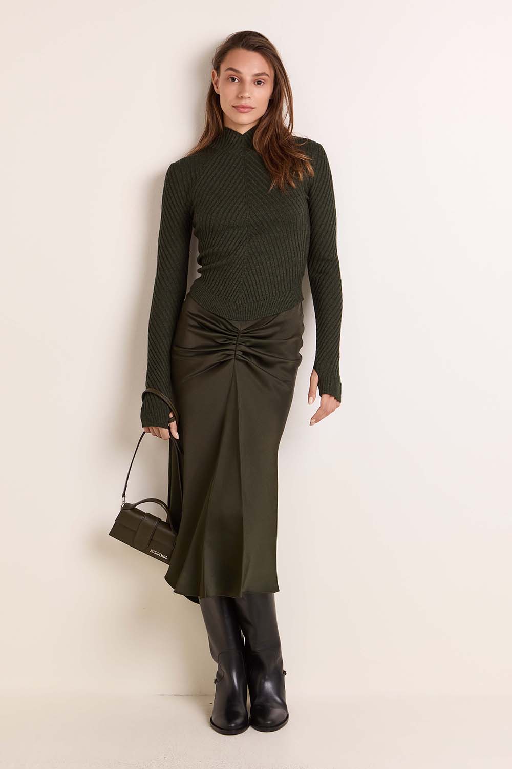 חצאית מידי סאטן